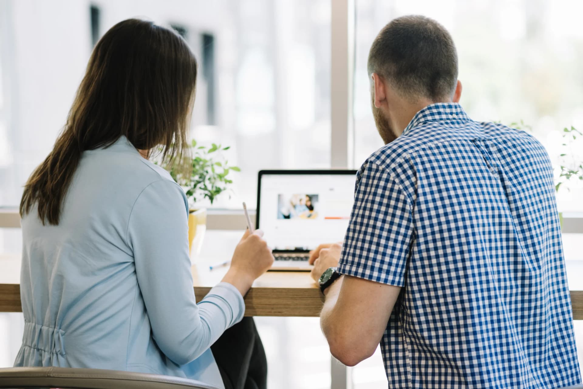 How to Find Your First Customer