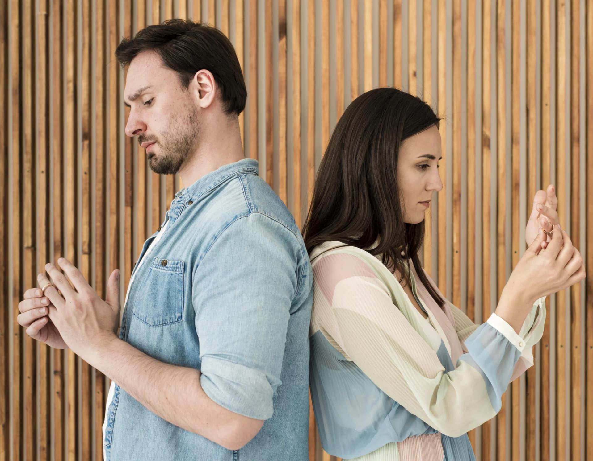 The Invisible Weight of Unspoken Expectations: Why Modern Relationships Fail Without Clear Emotional Agreement