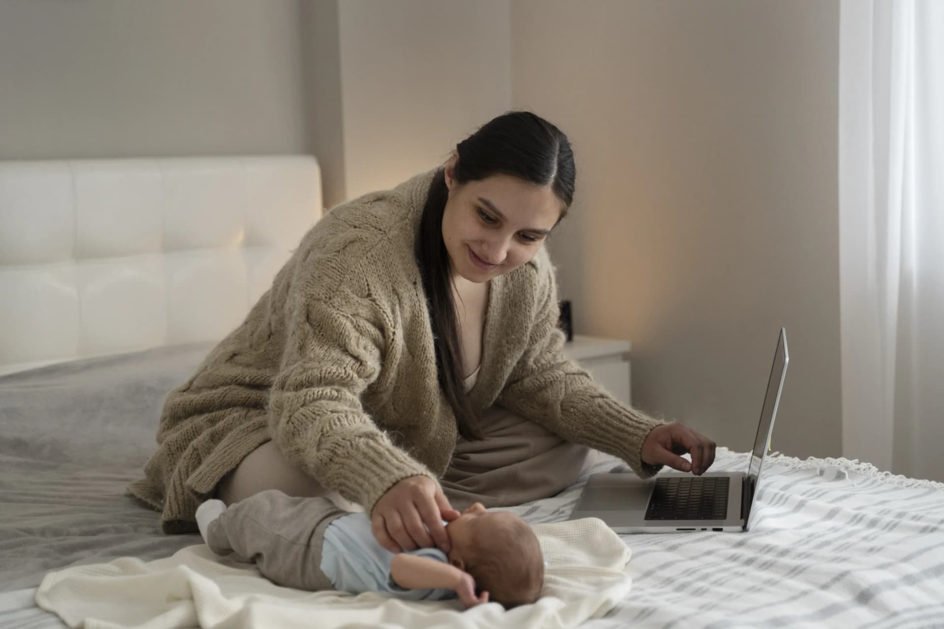 Micro-Routines for New Mothers: How Small Daily Habits Reduce Overwhelm